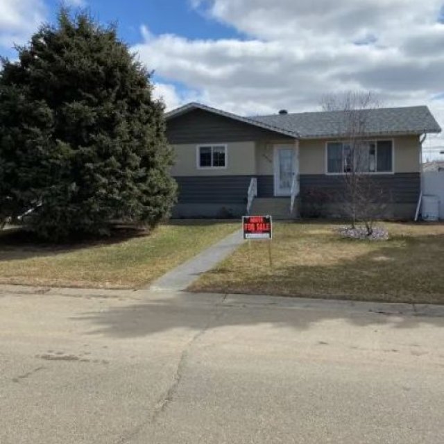 House for Sale 108 avenue Westlock Alberta