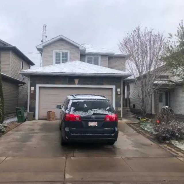 Single house (1600 sf) for RENT in 8505- 2 Avenue SW Edmonton