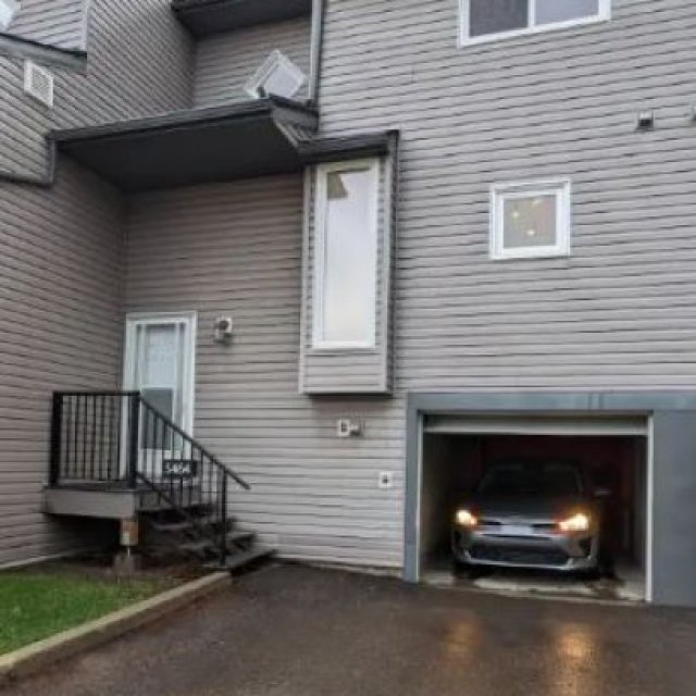 3 bedroom, 1.5 bath townhouse in Mill Woods